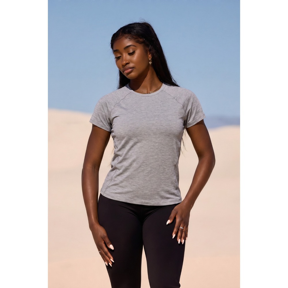 NWT Feetures Women's Gray Meant to Move Lightweight Athletic Short Sleeve Tee M